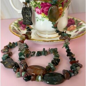 Polished Semi-Precious Stone and Agate Necklace